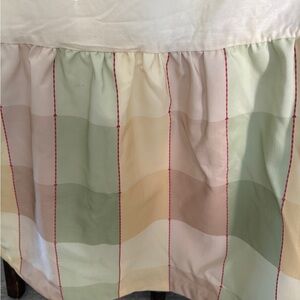 Rose Tree QUEEN Corner Split Bedskirt 18” Drop Pastel Check Yellow Green Beige